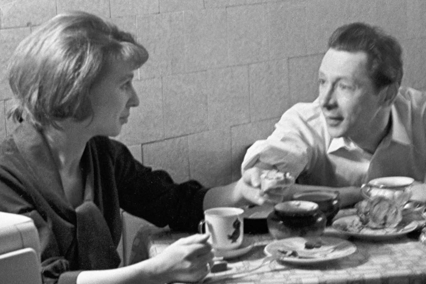 Олег Ефремов и его жена Алла Покровская