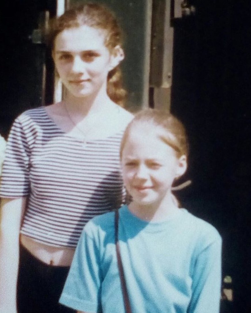 Седокова показала школьное фото