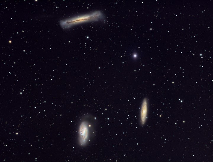 Триплет Льва. Credit & Copyright: Daniel Verschatse (Antilhue Observatory)