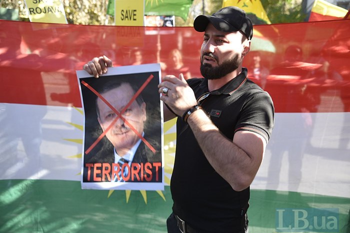 Курды пикетировали посольство США в Киеве