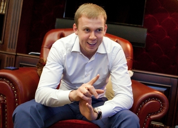 Суд отменил подозрение олигарха Сергея Курченко в убийстве своего бывшего подчиненного Евгения Файницкого