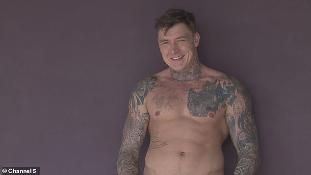 Военный ушел со службы в порно-индустрию