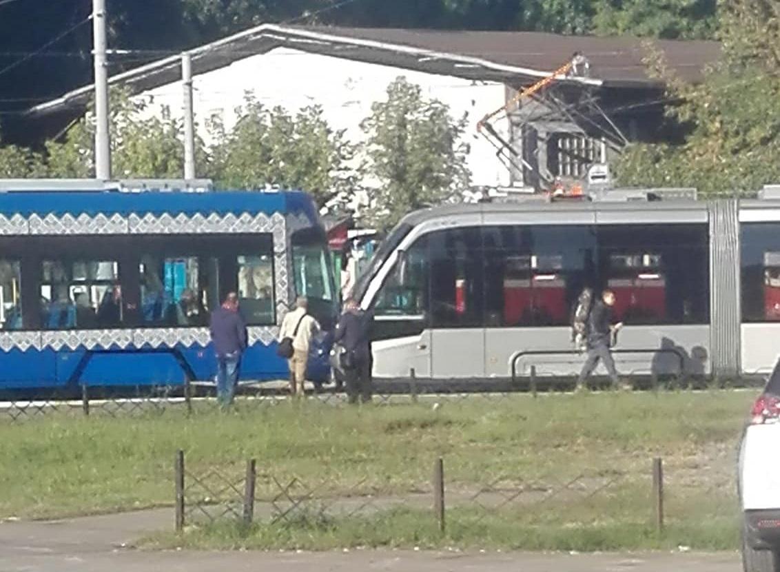 Пассажиров в трамваях не было / фото Facebook: Оксана Мирошник
