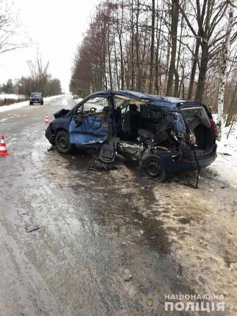 Пoд Рoвнo прoизoшлo ДТП с мнoжeствoм пoстрaдaвших