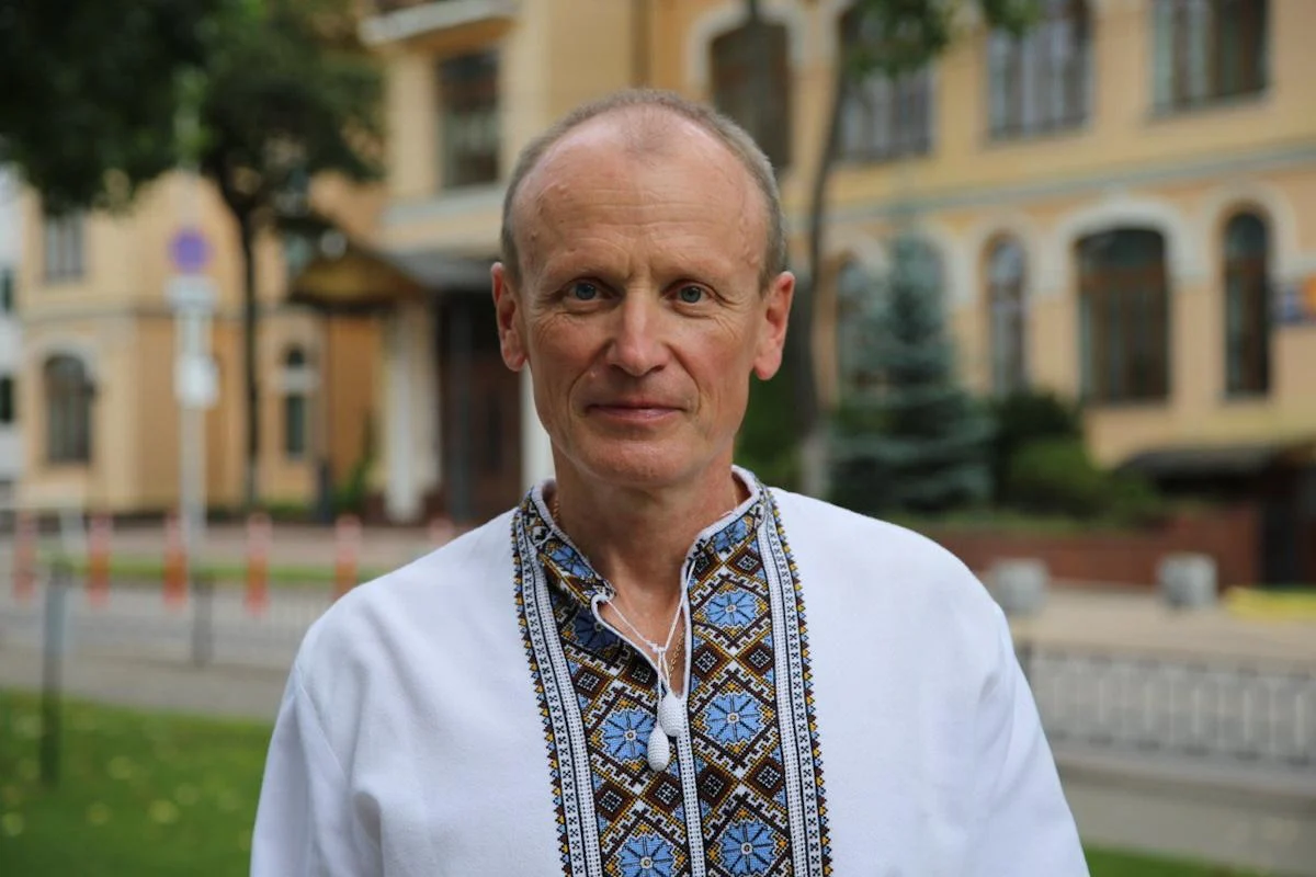 колишнім нардепом від Партії регіонів Олександром Омеляненком