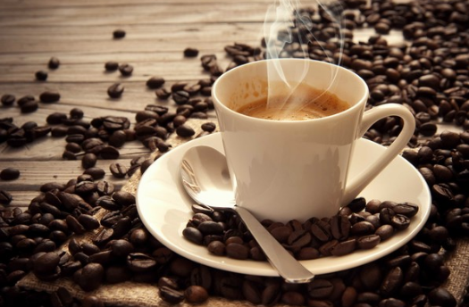 Для улучшения мозговой активности человеку после пробуждения необходимы 200 миллиграммов кофеина