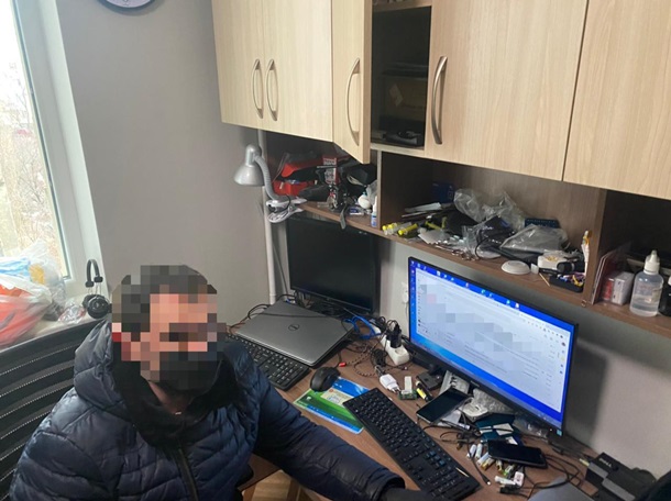 Правоохранители разоблачили группу украинских хакеров