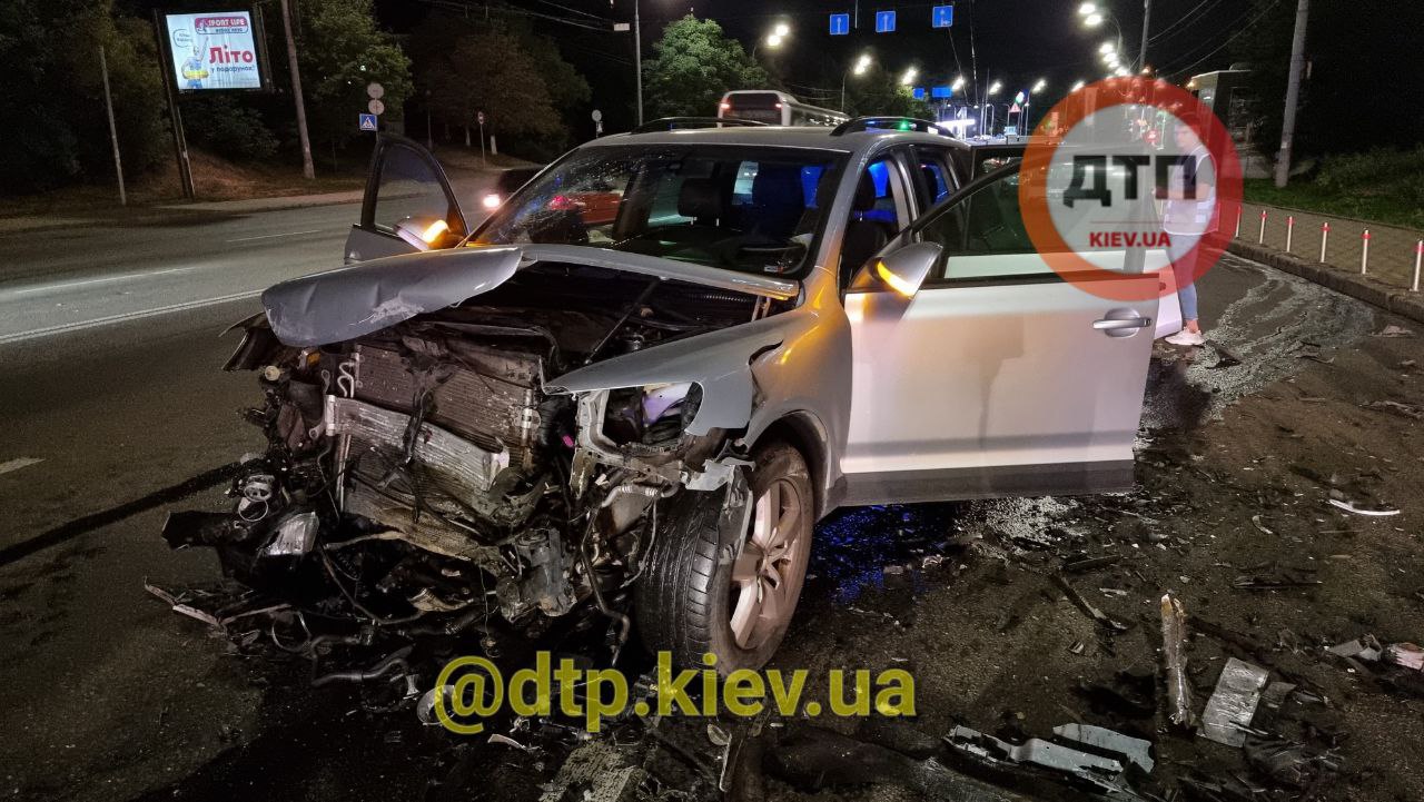 В Киеве произошло лобовое ДТП