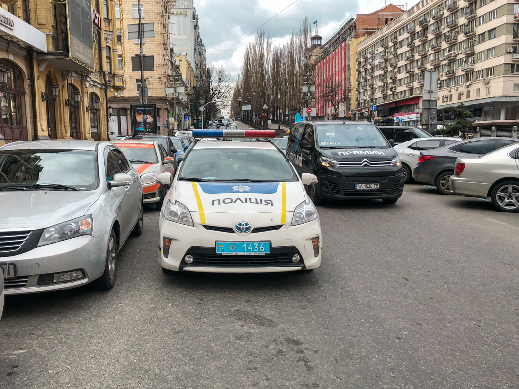 В Киеве таксист пытался задушить пассажира