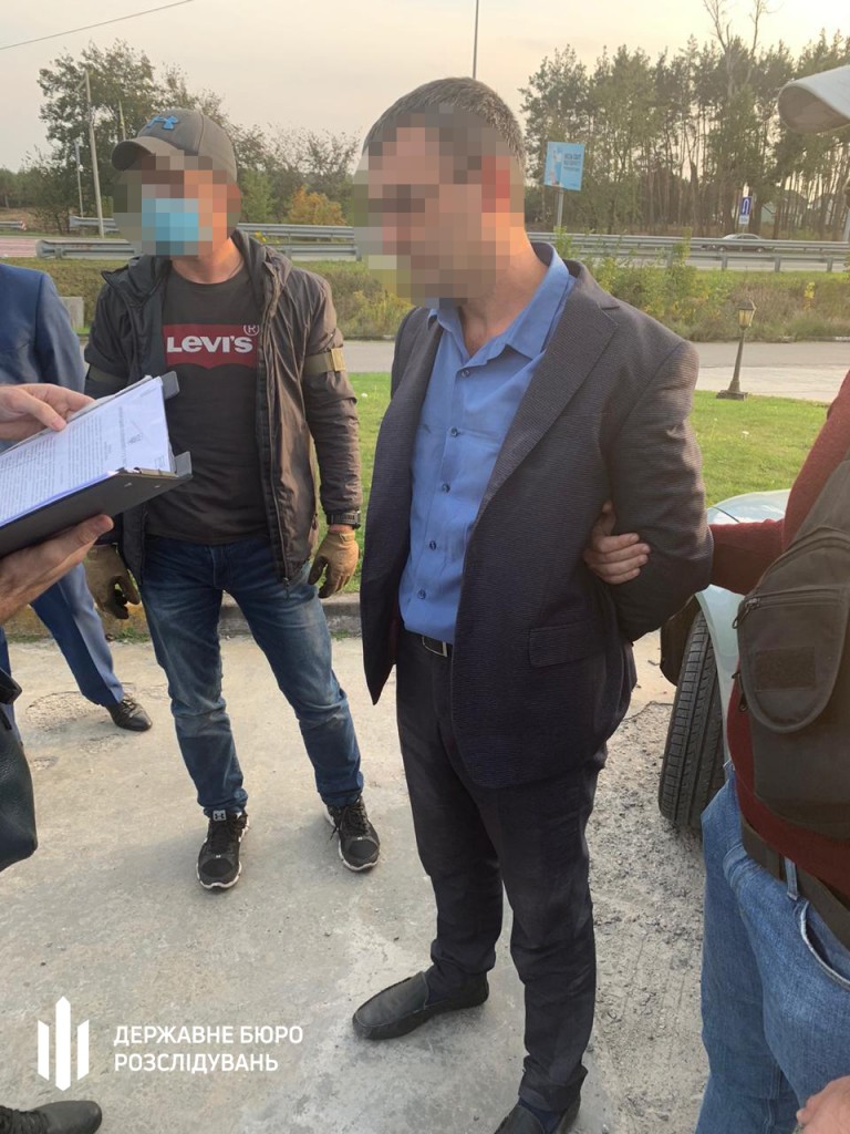 Киевского таможенника поймали на валютной взятке