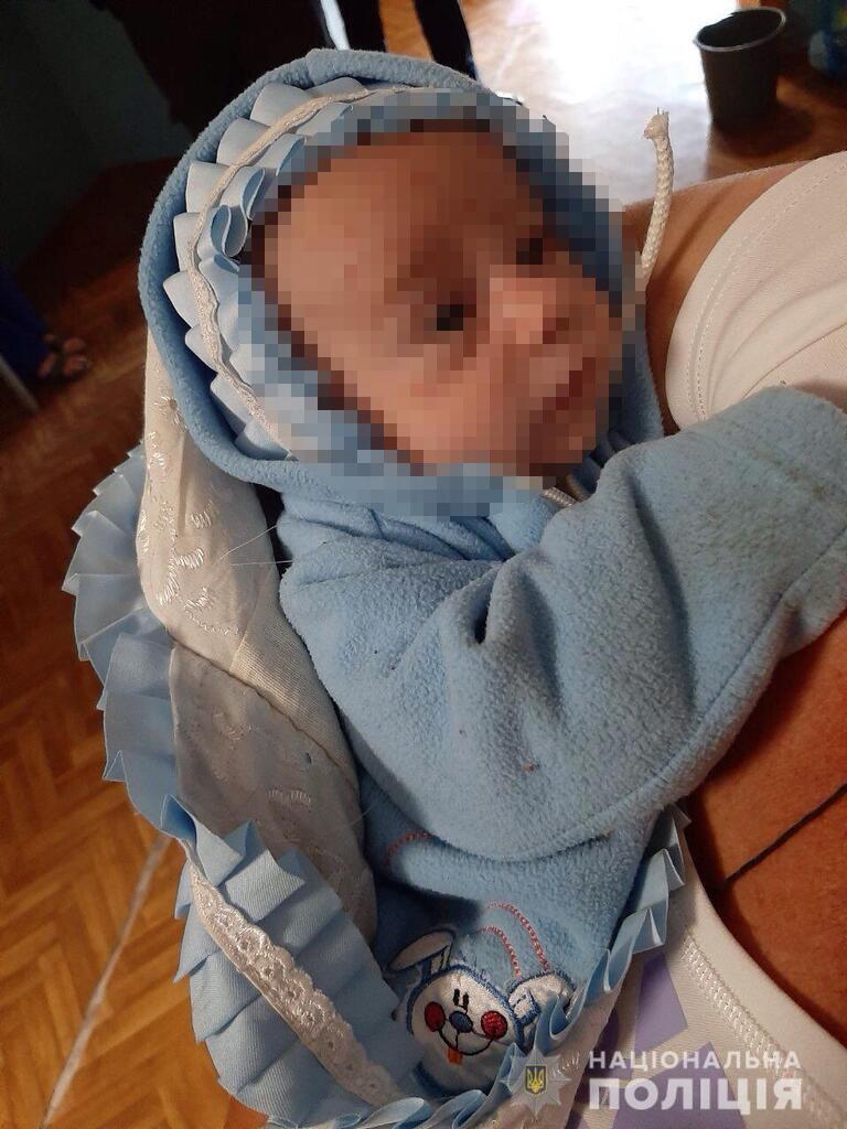 В Каменском обнаружили необычного младенца