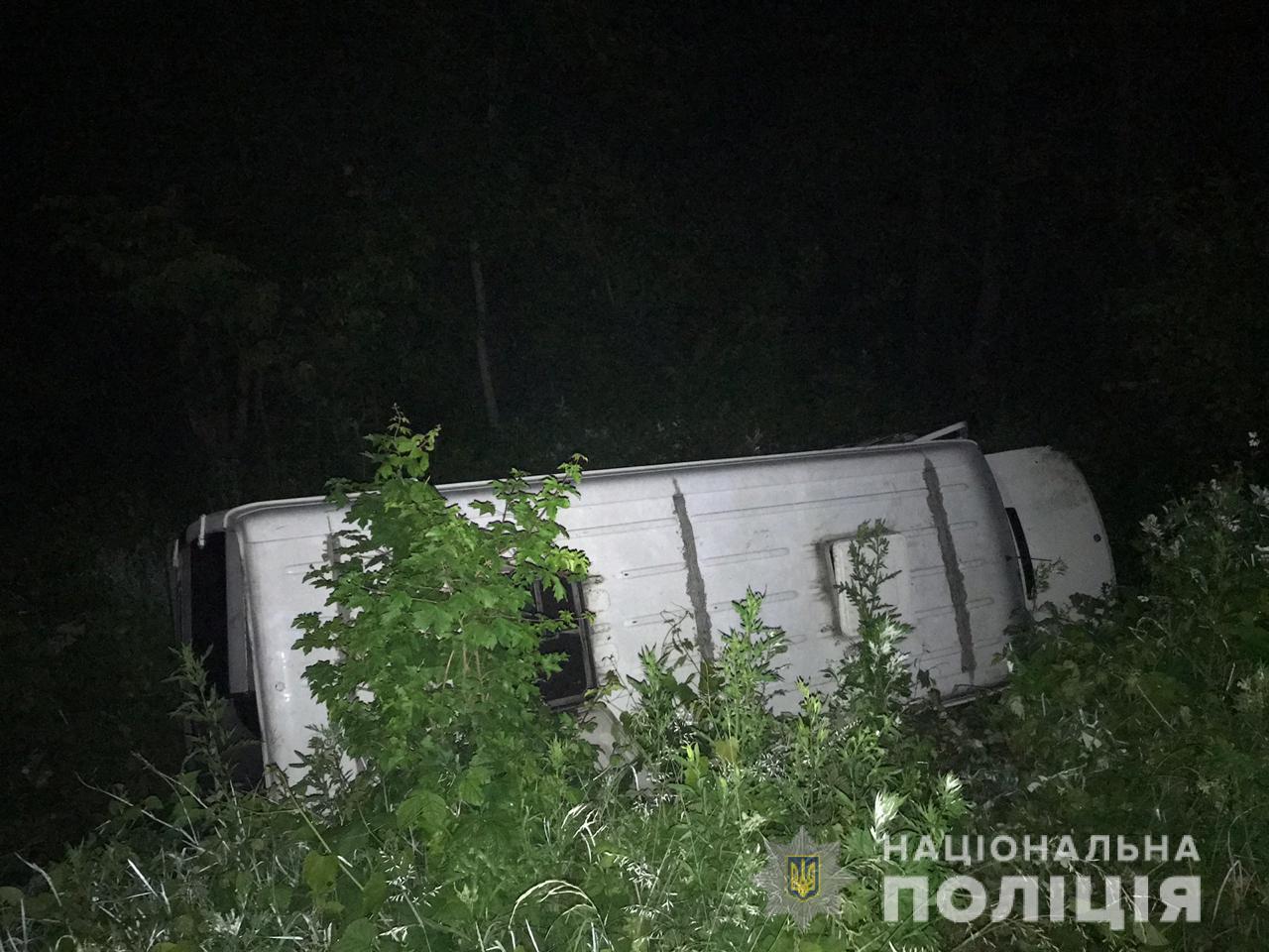 В Житомирской области перевернулась маршрутка с пассажирами