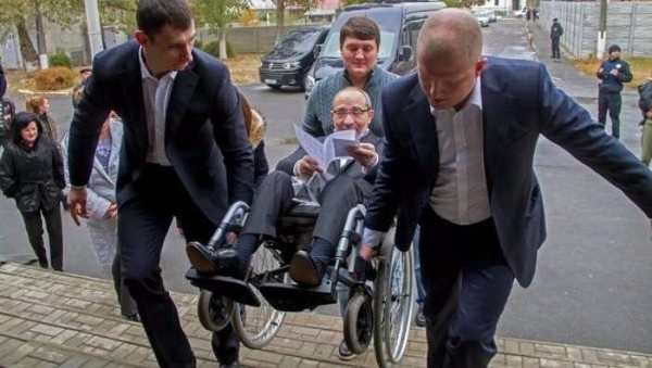 Суд не разрешил принудительно доставить на заседание Кернеса 