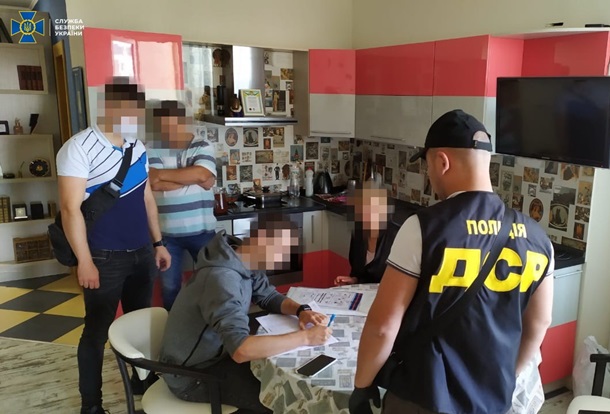 СБУ проводит обыски в Закарпатской ОГА