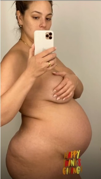 Модель не побоялась предстать в "натуральном" виде