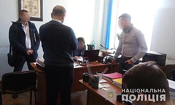В здании Николаевского горсовета проходит обыск