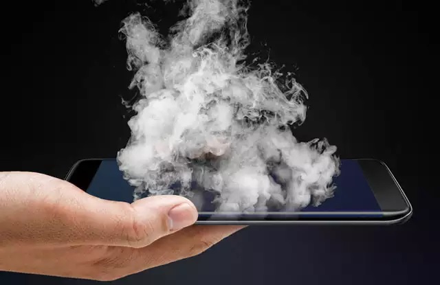 Galaxy Note 9 от Samsung воспламенился в женской сумочке