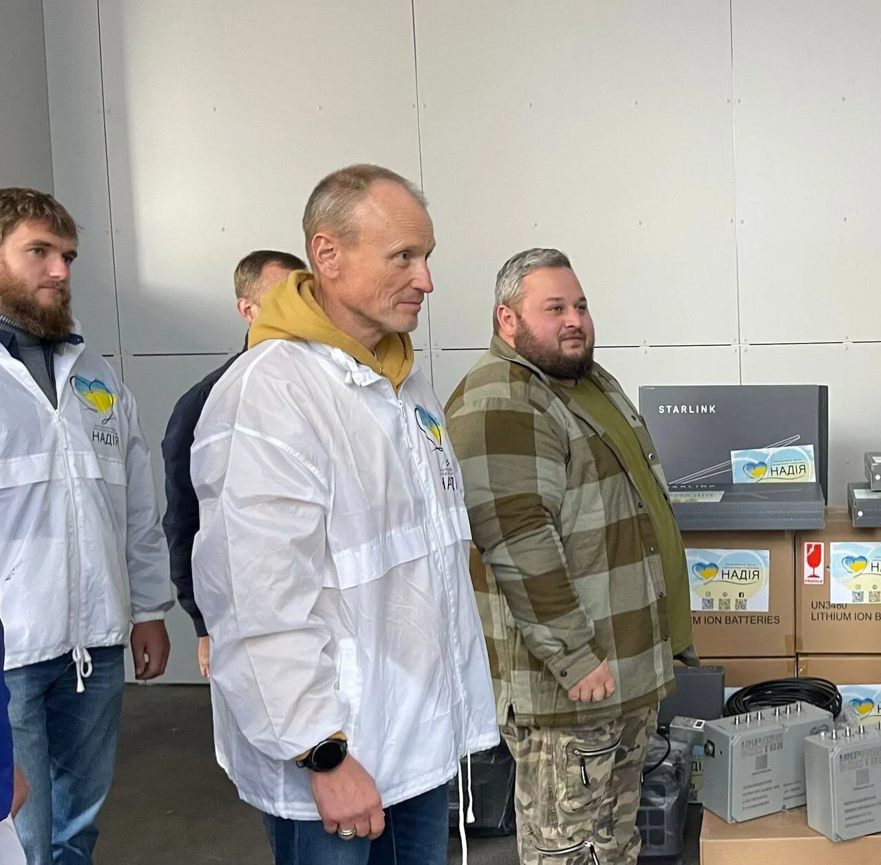 лексій Омельяненко часто фігурує у волонтерських ініціативах благодійного фонду «Надія»