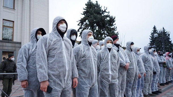 Нацкорпус митингует против карантина Рады