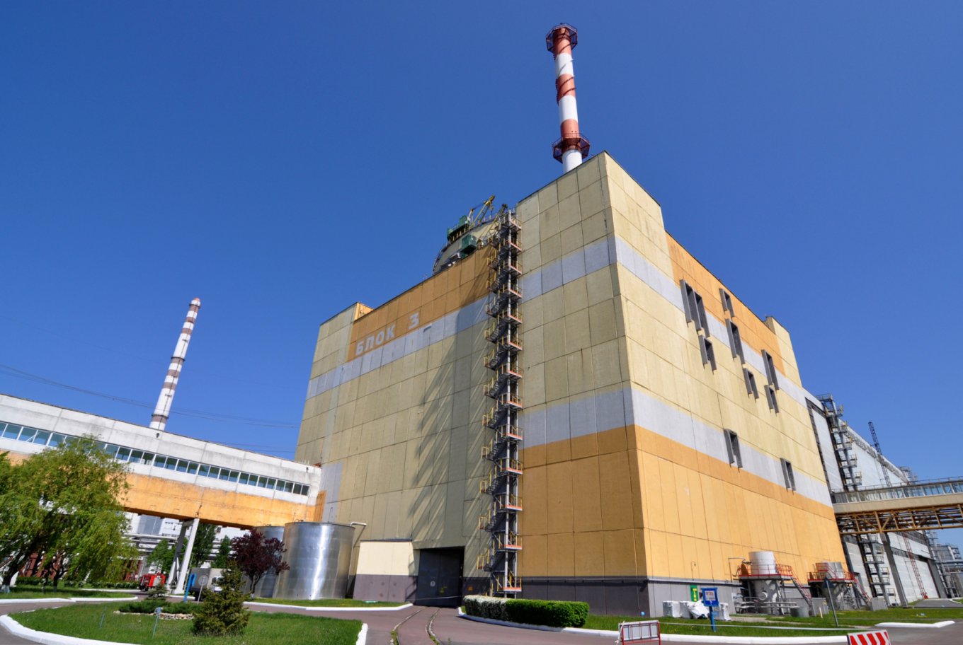 На Ровенской АЭС произошло снижение мощности энергоблока