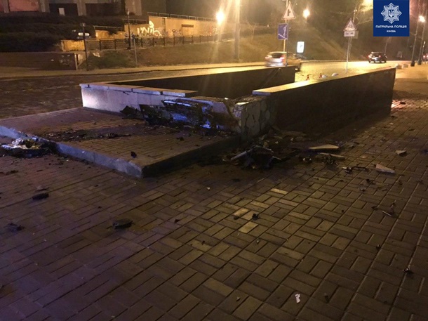 Пьяный водитель въехал в фасад Национальной филармонии Украины