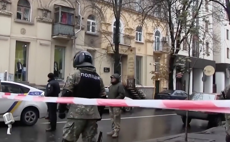 Полиция перекрыла доступ к дому сына Арсена Авакова