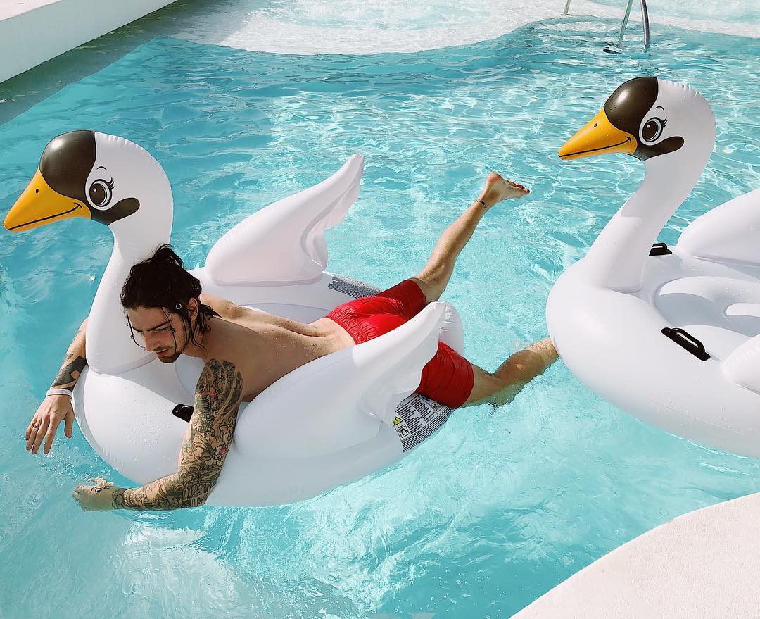 Владимир Дантес тоже сделал смешное фото