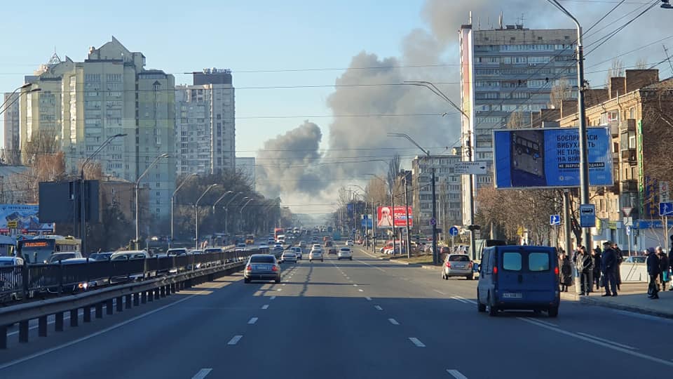 В Киеве крупный пожар 