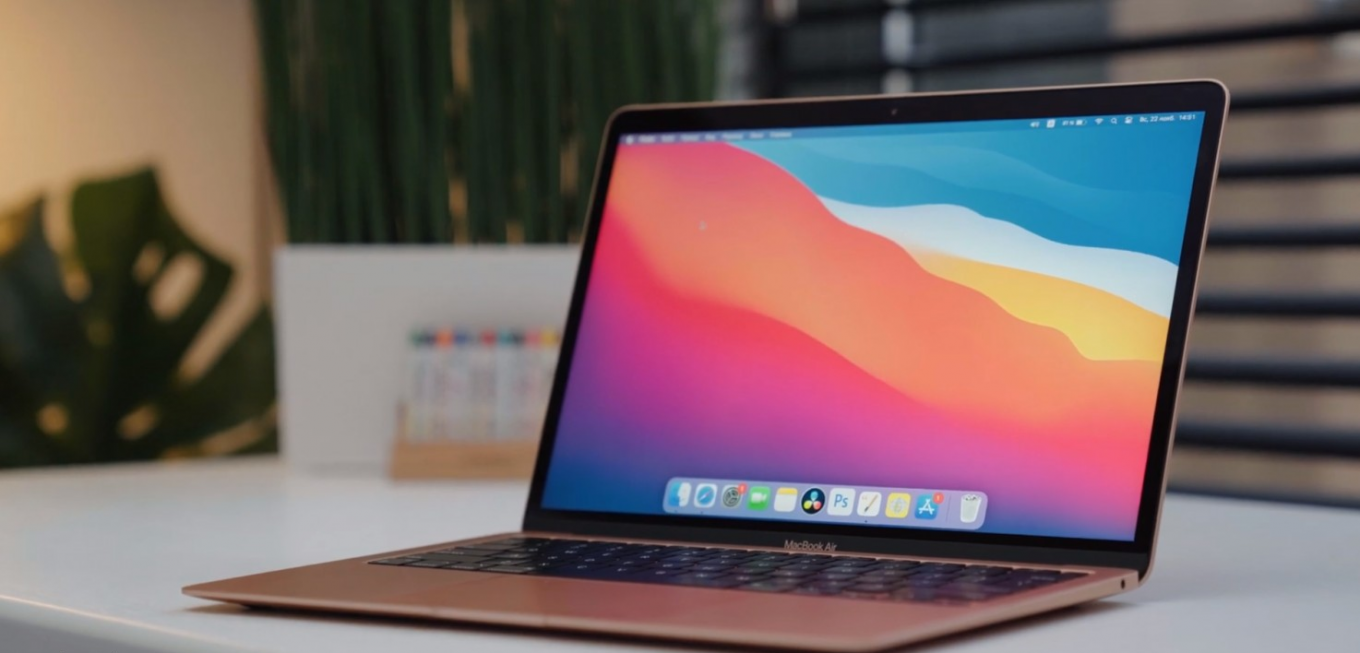 компактный MacBook Air и MacBook Pro