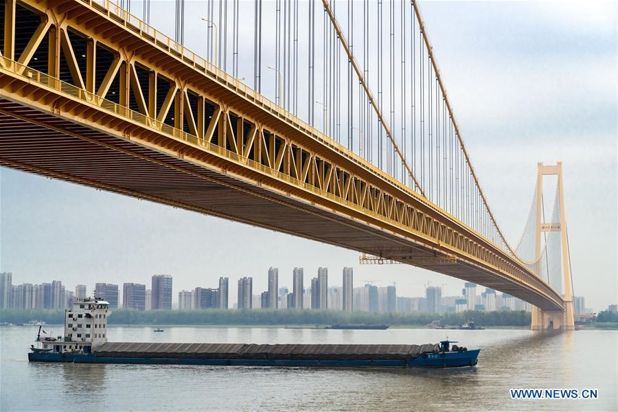 В Китае открыли самый длинный в мире двухэтажный автомобильный мост