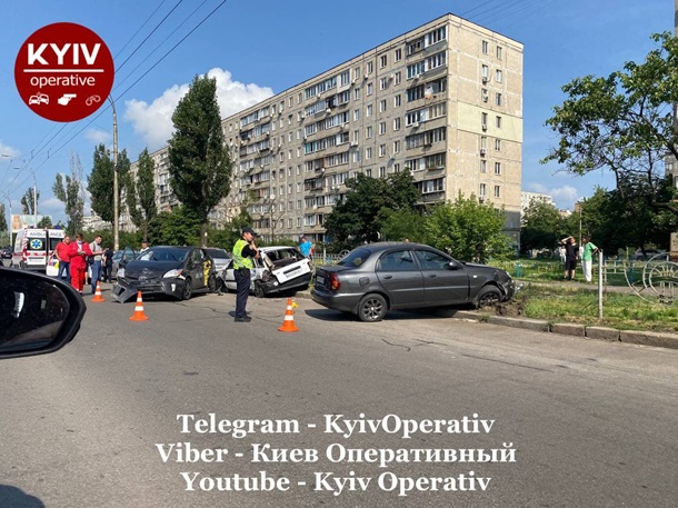 В Киеве таксист устроил масштабное ДТП