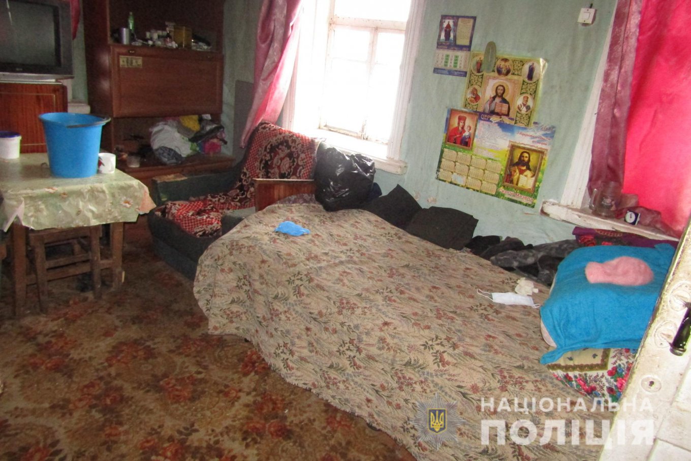 Молодой парень жестоко поиздевался над родственником