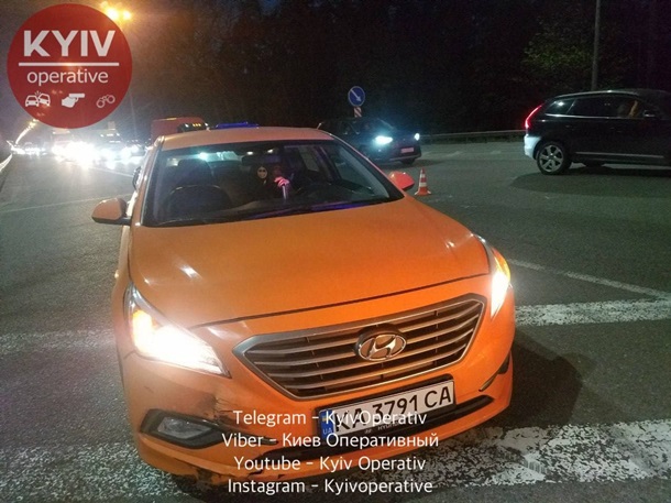 В Киеве таксист устроил тройное ДТП