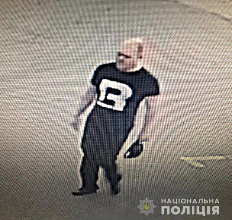 Полиция разыскивает трех разбойников и обещает награду в 100 тысяч