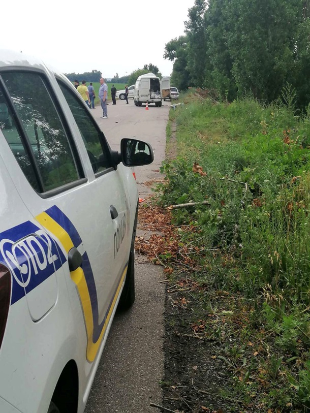На Полтавщине взорвали автомобиль Укрпочты