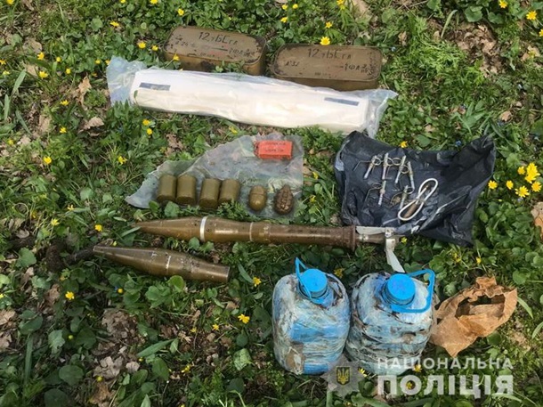 На Луганщине вблизи детского лагеря нашли тайник с боеприпасами