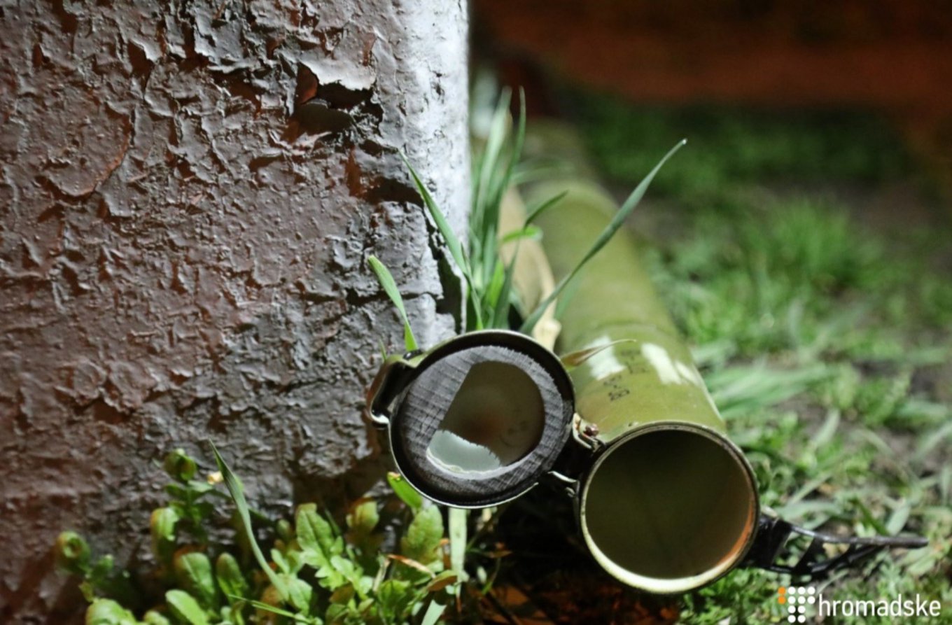 Пустой тубус из-под снаряда