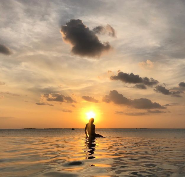 Леся Никитюк порадовала поклонников соблазнительными снимками