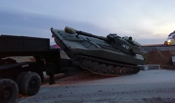 САУ едва не перевернулась в результате аварии