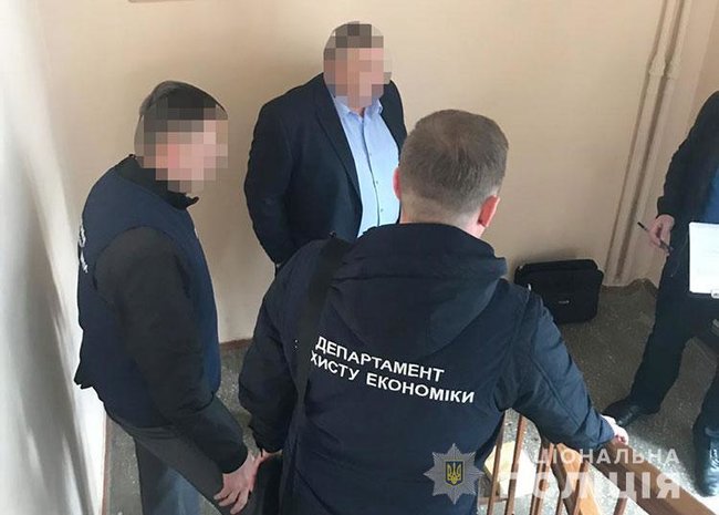 В Виннице задержали на взятке главу департамента ОГА 