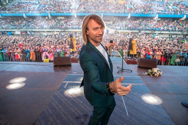 Укрaинcкий пeвeц Oлeг Винник