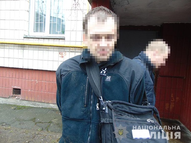 В Киеве задержали мужчину с гранатами в рюкзаке 