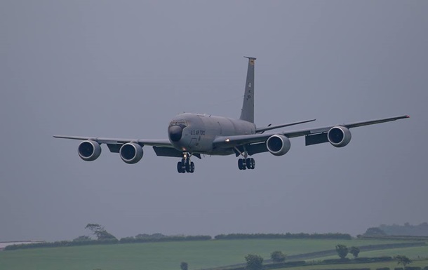 Самолет ВВС США KC-135 Stratotanker. Фото Виталия Трубникова