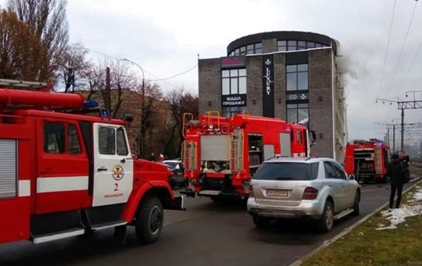 В Хмельницком горел торговый центр