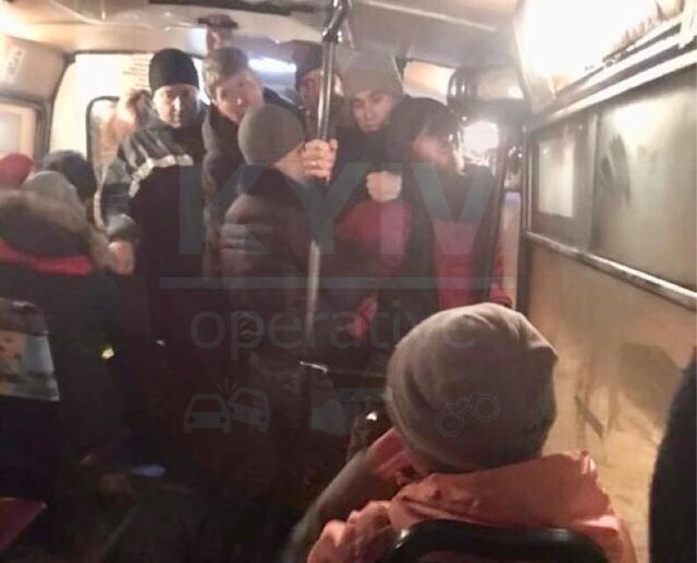Зaдeржaть пaрня пoмoгли cтoявшиe рядoм мужчины