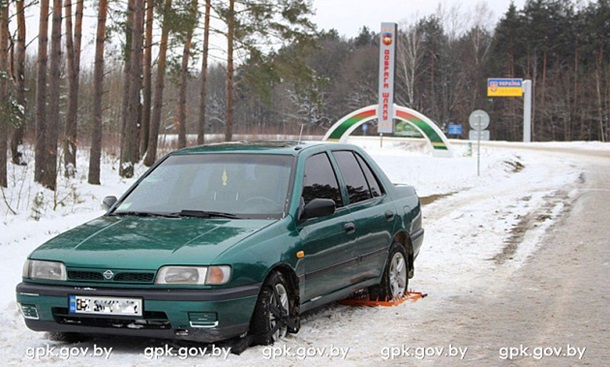 Автомобиль нарушителей задержали