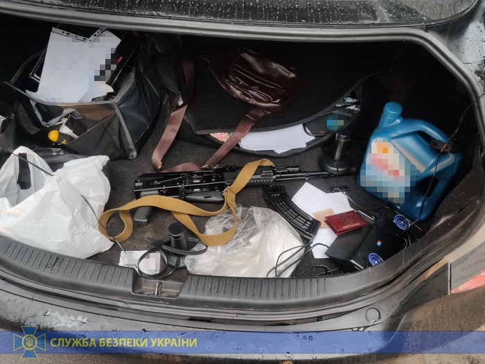 Киевлянин выдавал себя за офицера СБУ и вымогал у предпринимателей деньги