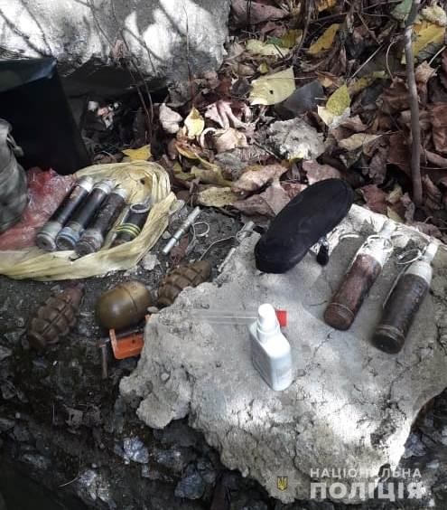 Посреди парка в Виннице нашли схрон с боеприпасами