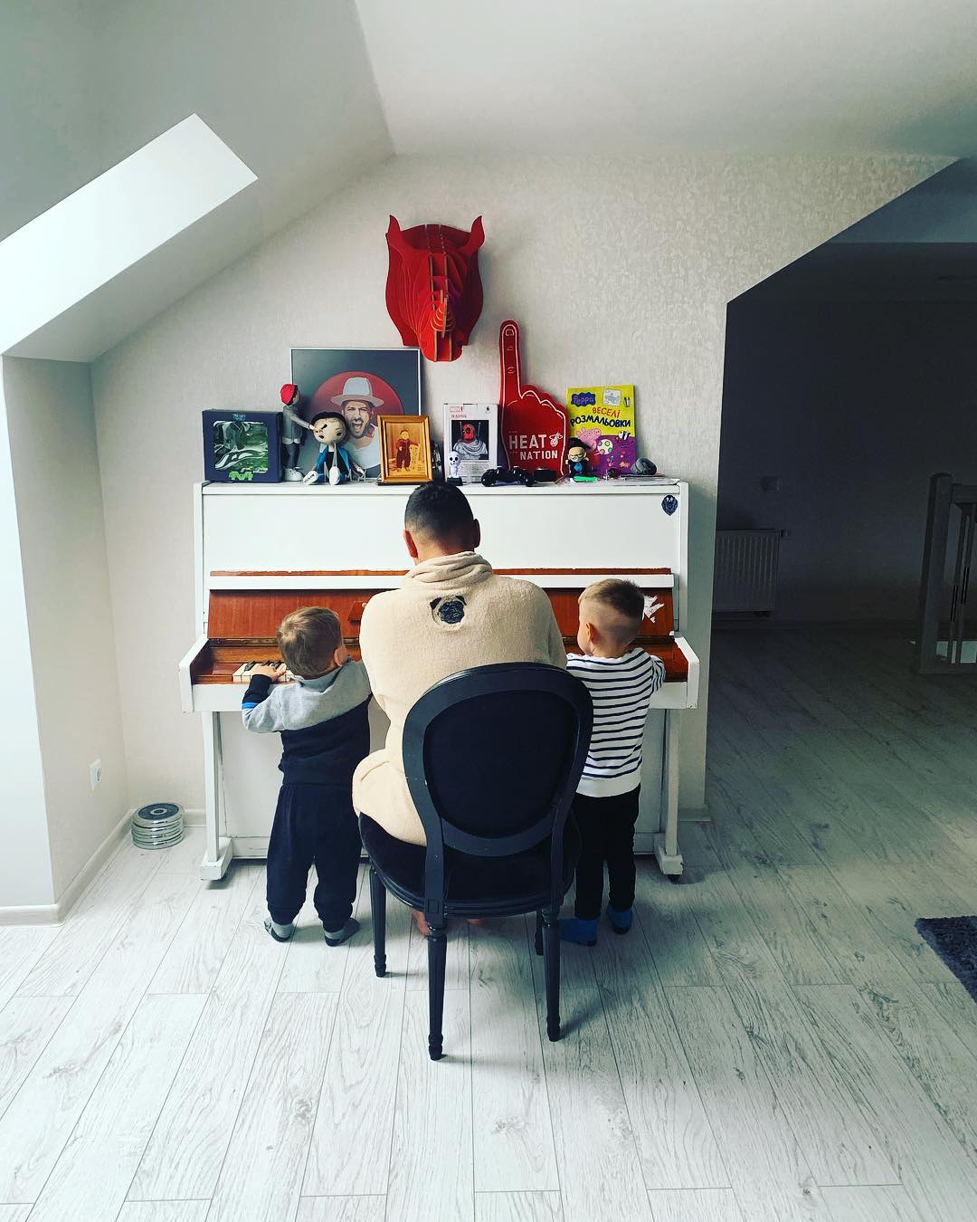 Монатик с сыновьями