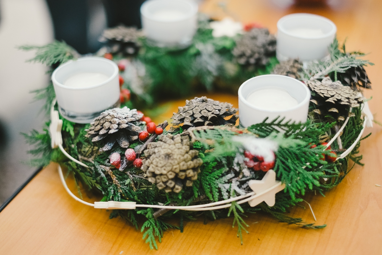 адвент-венок из еловых ветвей